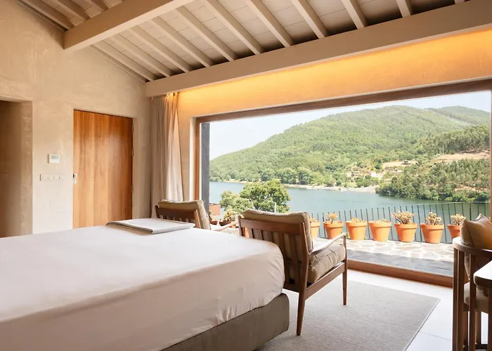 Dourwin - Exclusive & Restaurant - Adults Only Farm stay Penafiel